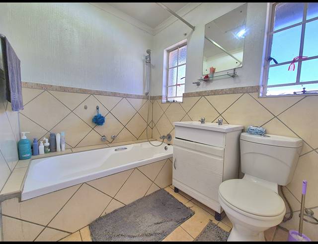 1.5 BEDROOM DUPLEX FOR SALE IN DALPARK EXT 11